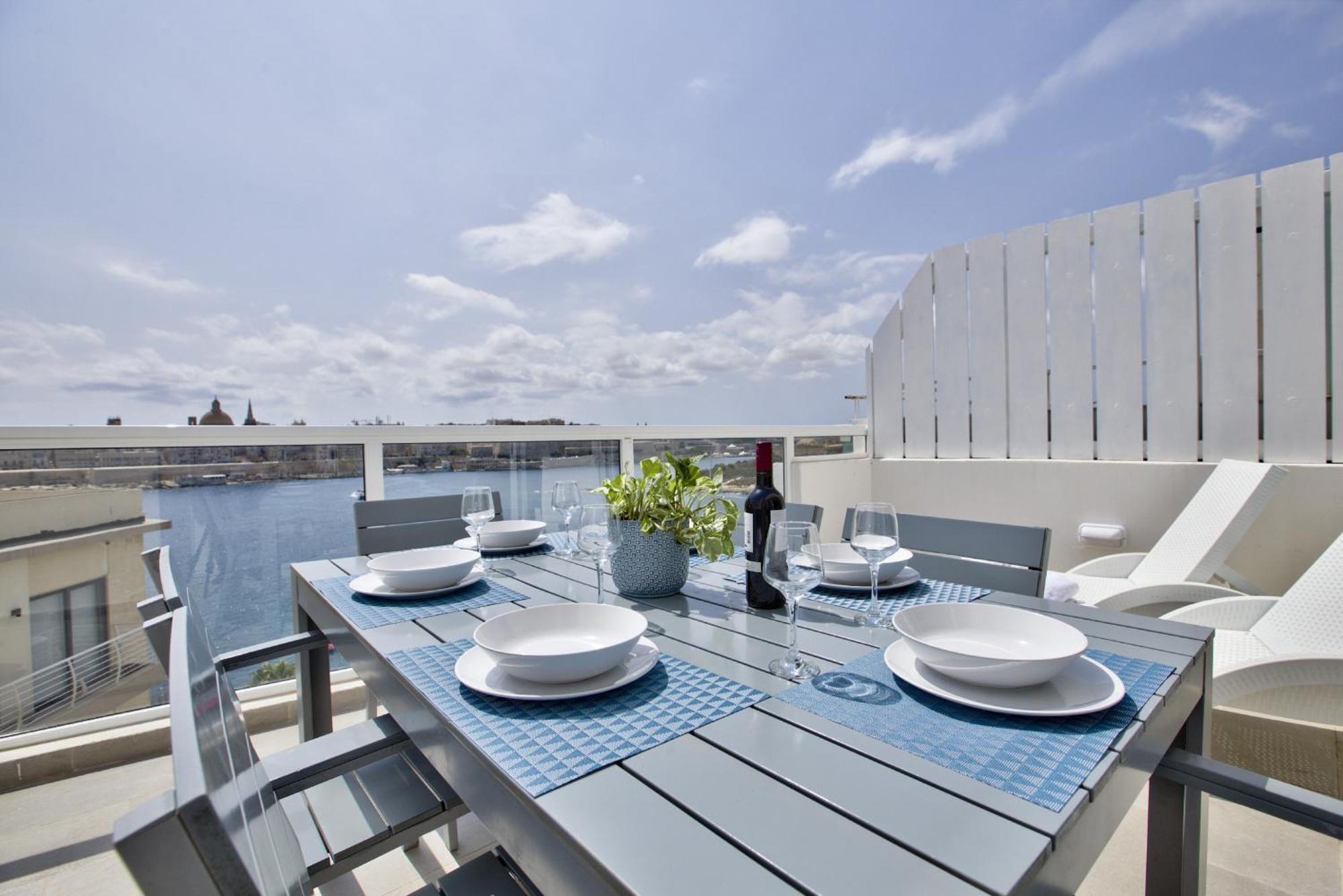 Bastions Seaview Apartments And Duplex Penthouse In Sliema By Shortletsmalta Exterior photo