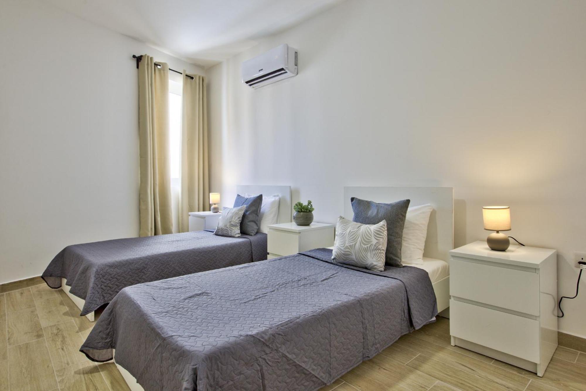 Bastions Seaview Apartments And Duplex Penthouse In Sliema By Shortletsmalta Exterior photo
