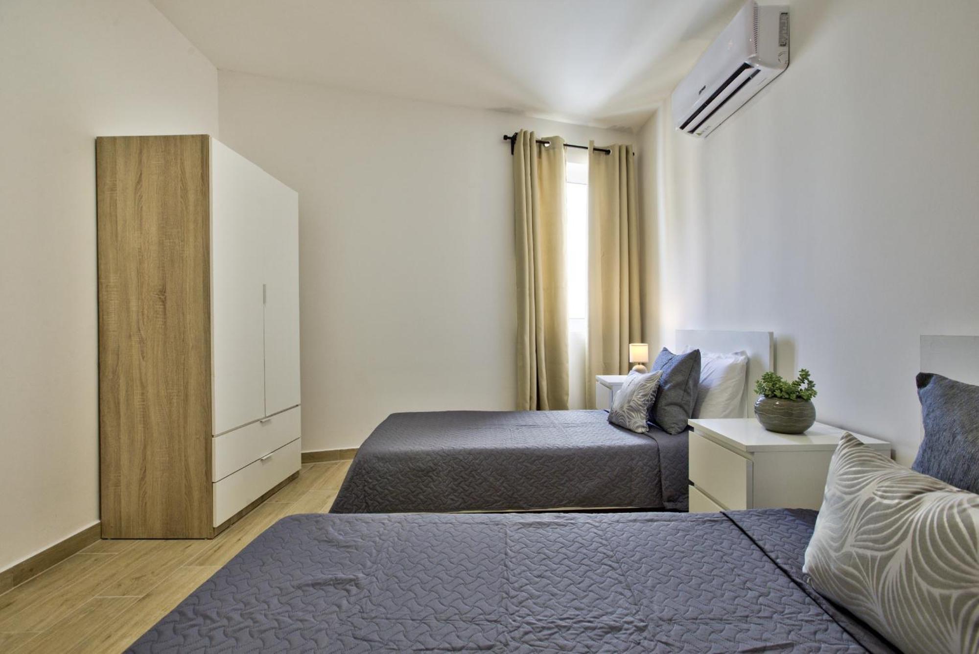 Bastions Seaview Apartments And Duplex Penthouse In Sliema By Shortletsmalta Exterior photo