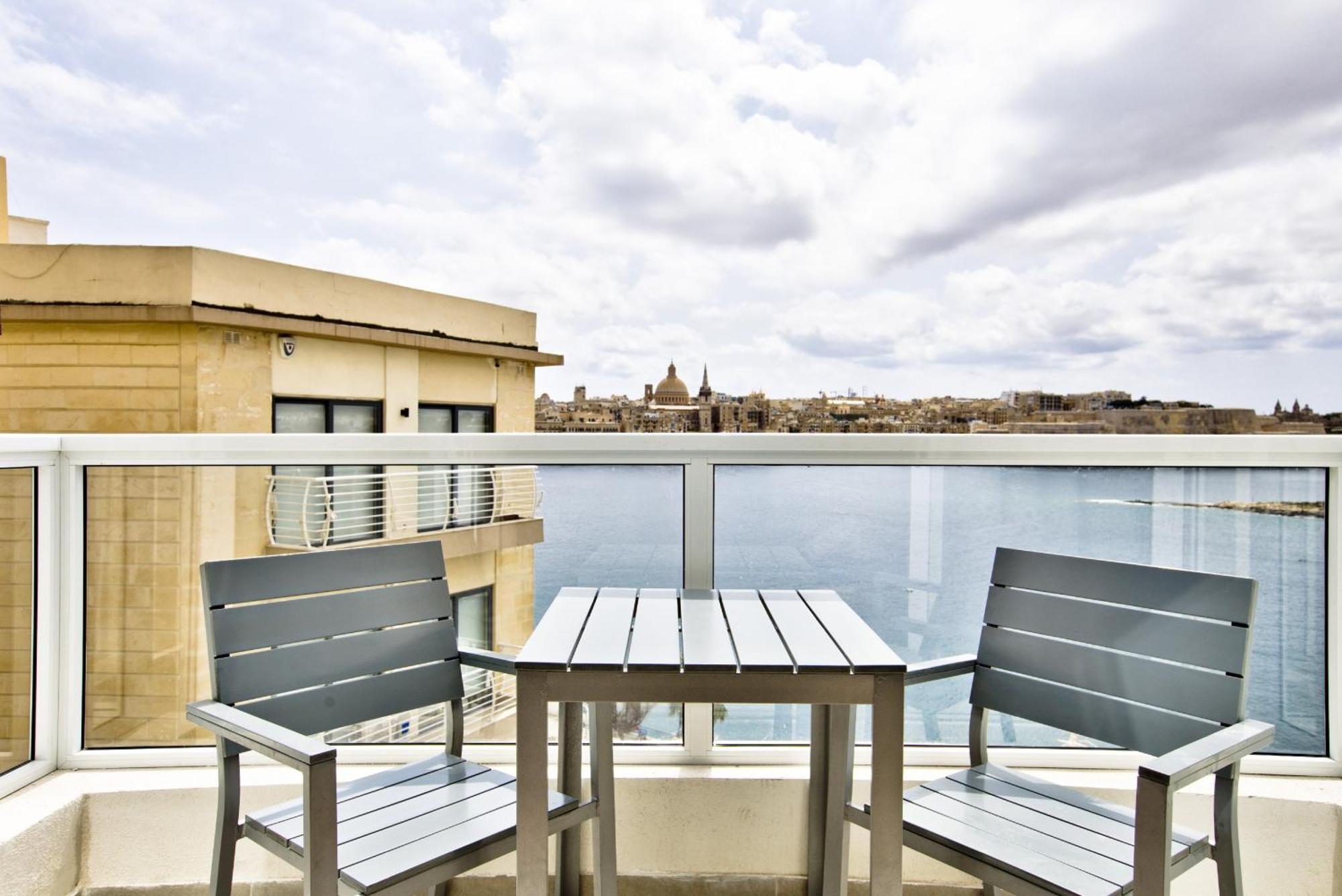 Bastions Seaview Apartments And Duplex Penthouse In Sliema By Shortletsmalta Exterior photo